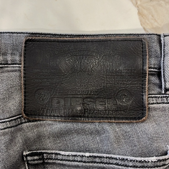 NWT Diesel D-Strukt mens grey relaxed fit slim Italian design jeans 100% denim - Picture 9 of 12